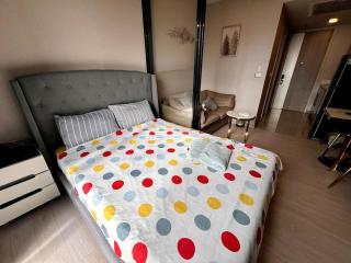 52nd Fl Apt with Desk Pool and Gym MRT 200m Away - 5