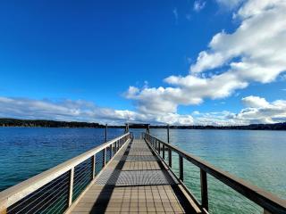 Enetai Beach House with dock and Hot Tub - 7