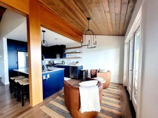 Enetai Beach House with dock and Hot Tub - 1