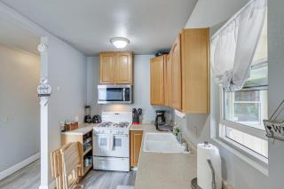 2 Mi to Dtwn Atascadero! Cozy Cottage with Yard - 4