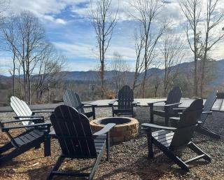 LUXE, 5 Miles to Asheville, Hot Tub, Epic Mountain Views, Fire Pit, Pool Table, 2 Living Rooms - 3