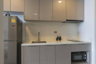 47fl Skyview with Balcony Pool Gym 200m from MRT - 7