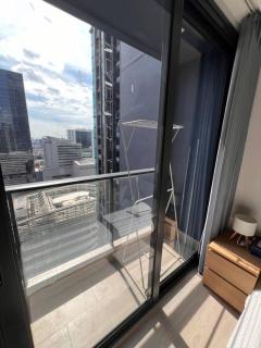 Free Parking with Balcony Pool and Gym MRT 200m - 5