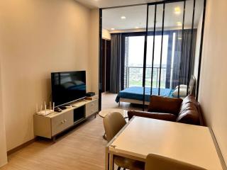 High Floor Apt with Large Living Room Pool and Gym - 9