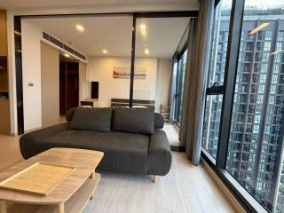 Spacious Apt with King Bed Pool and Gym MRT200m - 2