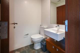 Bright 1-Bedroom in Gate Towers Reem Island - 1