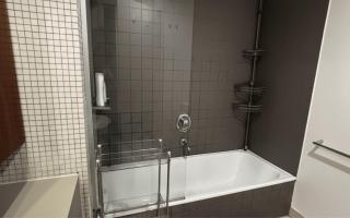 Modern Comfy Chic City Apartment in CBD Prime Spot - 6