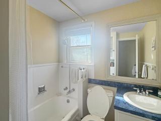 Brownfield BlueBird House - 6 bedrooms - 6