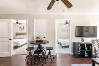 Whitesboros Hidden Gem Cozy Downtown Haven - 7