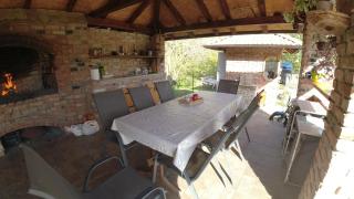 Red Brick Guest House - 4