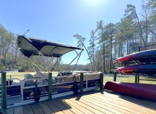 LUXE Lake Adger-Lakefront Home, Private Dock, Hot Tub, Fire Pit, Canoe, Epic Mtn & Lake Views, Universal EV Station - 7
