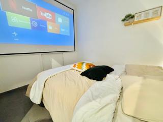 Logement haut de gamme climatisé, à proximité immédiate de la gare-Air-Conditioned, Near Train Station - 1