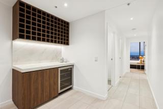 Fortitude Valley 3-Bed, Top Floor and Bridge View - 1