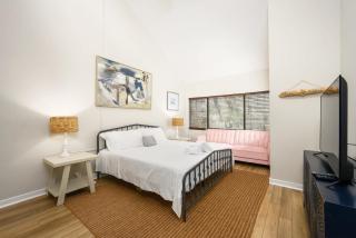 3BR Sleeps 8 Walk to Beach Pool Access - 3