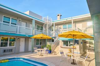 Camelot Beach Suites - 7