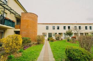 Logement haut de gamme climatisé, à proximité immédiate de la gare-Air-Conditioned, Near Train Station - 0