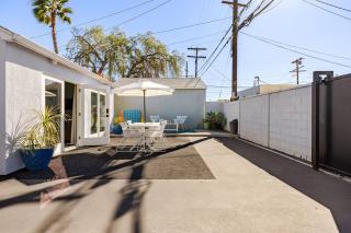 Cozy Guesthouse by Universal Studios - 1