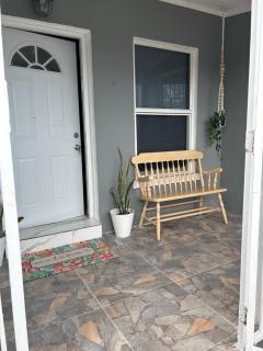 Sunflower stays - North Miami - 8