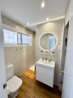 Modern apartment with pool and balcony - 9