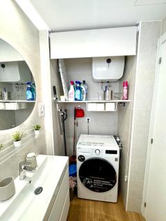 Modern apartment with pool and balcony - 7