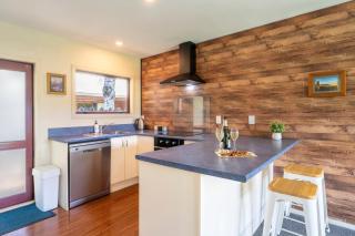 Cozy, Private Central Location - 3