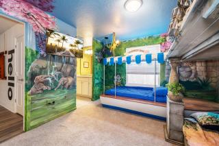 Luxurious New 9BR Villa w Game Room Theater Pool - 1