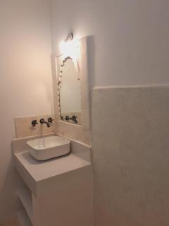 Romantic Double Room at Villa Paradise - 8