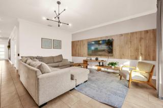 Resort-Style 6BR Villa Private Pool & Game Room - 1