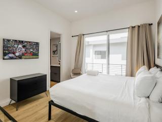 Hush House - Hot Tub - Heart of Old Town - 6