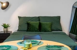 The Cozy Green Studio - 10 min from the City Center - 3