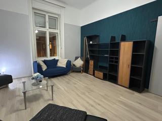 Golden Grace - Budapest - 3