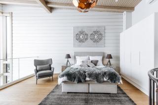 Naava Chalet 303 Loft - Kaksikerroksinen lasiseinähuoneisto järvinäköalalla - 5