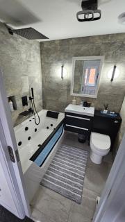 Jasmin's House, 2 bedroom house, private Parking - 6