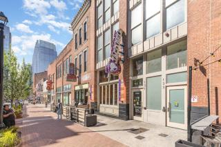 The Saddlery-Southern Set-2 Units-Walk to Broadway - 9