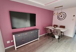 Jasmin's House, 2 bedroom house, private Parking - Northampton - 8