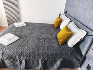 West Hillside Apartments - 8