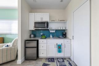 The Blue Iguana at Cottages - 4