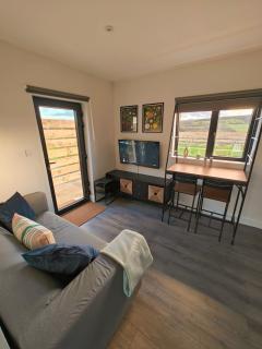 Modern and peaceful, country retreat - 9