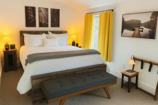 Downtown BnB House - Hot Tub - Barrel Sauna - 2