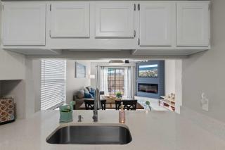 Jax Beach Townhouse - Steps to the Shore & Sunrise Views - 2