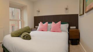 Modern 3BR Flat Free Parking in Central Plymouth - 8