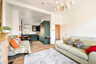 Luxury Victorian 2 bed property in Clapham North - 4