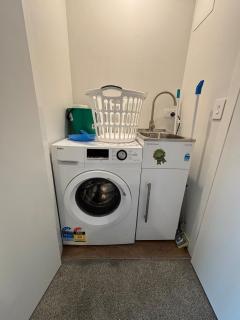 Brand New, Bright & Private Silverstream Stay - 9