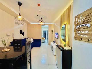 Staycation by Rhen Suite - 2