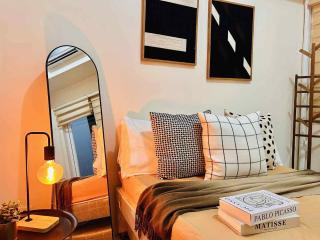 Staycation by Rhen Suite - 1