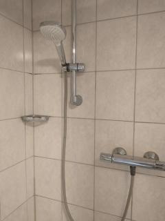 Quiet one family house, with private parking space - 1