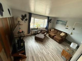 2BR Apt • Deck • Assigned Parking - 9