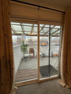 2BR Apt • Deck • Assigned Parking - 7