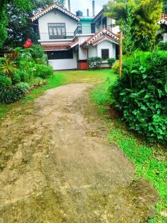 Historic Ceylon House near Ambuluwawa Tower - 8