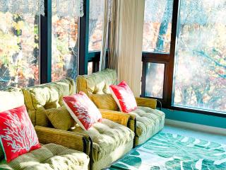 Tiki Time-2BD2BAPoolsGrillPatio-Four Seasons - 5